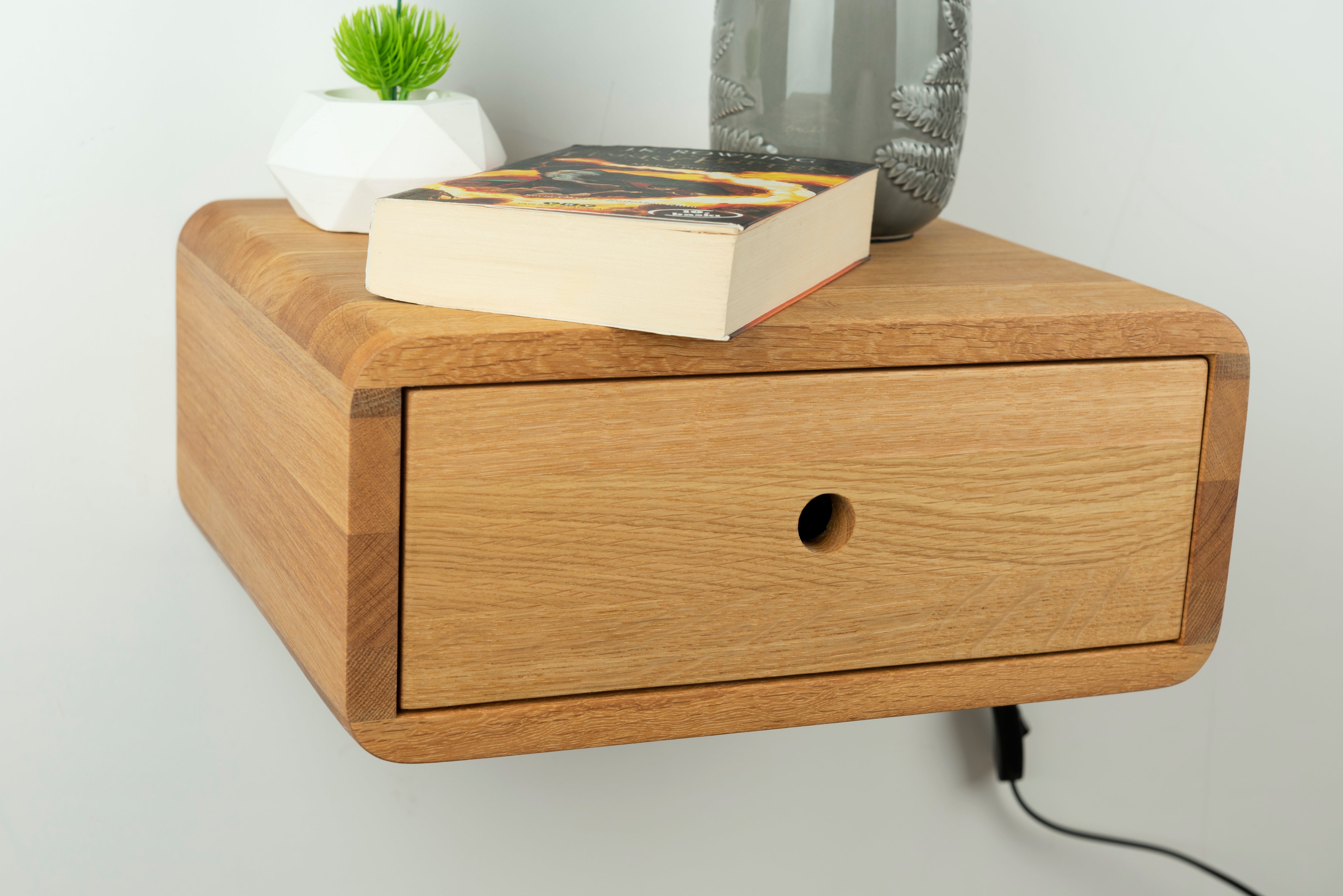 Floating Nightstand with Drawer in Solid Oak – Wall Mounted Bedside Table with Round Cut-Out Handle